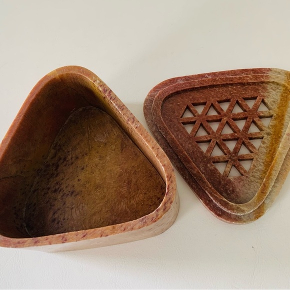 Stone box - Picture 6 of 9